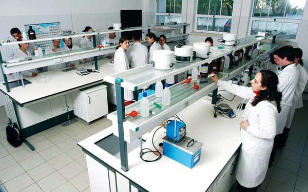 22 ألف طالب جزائري يزاولون دراستهم بالجامعات الفرنسية