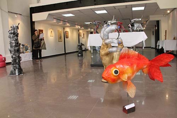 رسكلة فنية بتصـورات فلسفية