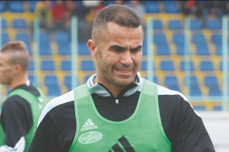 حناشي يعاين مهاجمين مغتربين وسيسرح ريال وبلقابلية