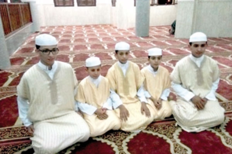 "تاج الوقار" منبر حفظة القرآن