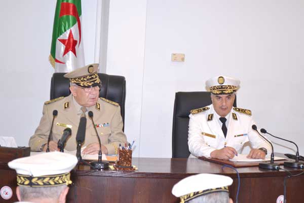 تنصيب اللواء محمد العربي حولي قائدا للقوات البحرية