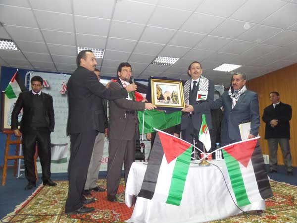 ساحلي يدعو لعمل تحسيسي حول استغلال الغاز الصخري