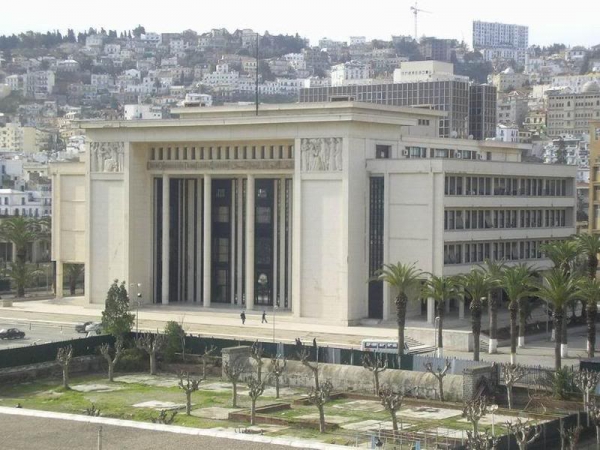 المركزية النقابية تؤكد ثقتها في قرارات رئيس الجمهورية
