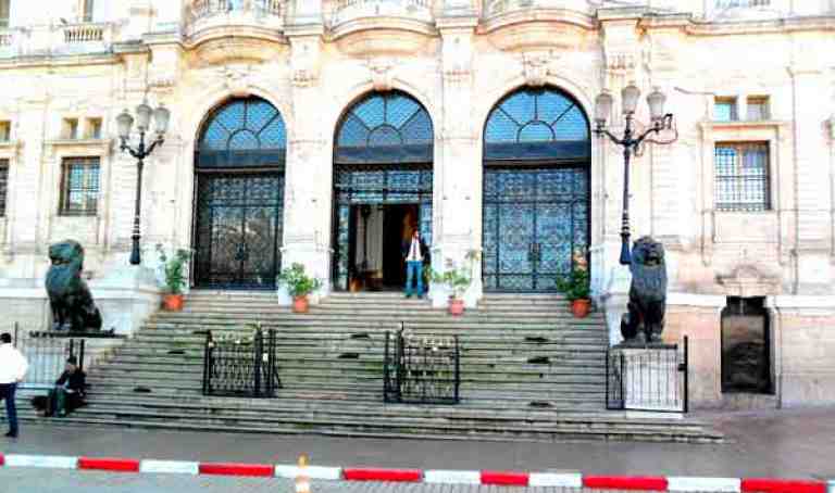 بلدية وهران تقرر رفع تسعيرات استغلال كل ممتلكاتها