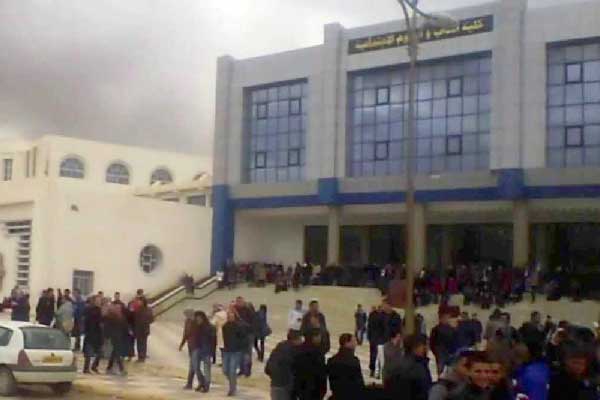 الملتقى الوطني الأول للعربية والسياحة
