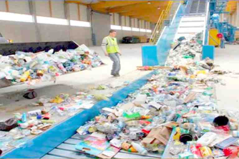 مشاريع جديدة لرسكلة النفايات بحاسي بونيف