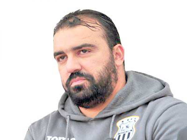 لن نسرح أي لاعب في الميركاتو وأريد الفوز بالكأس الممتازة