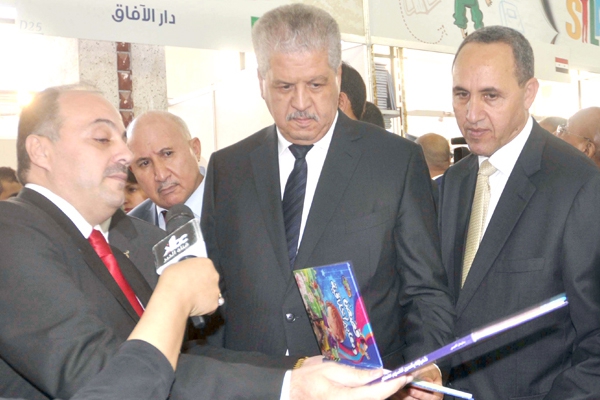 سلال يحث على الترجمة والنشر المشترك