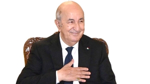 دخول وخروج أفراد الجالية إلى الجزائر ببطاقة التعريف فقط