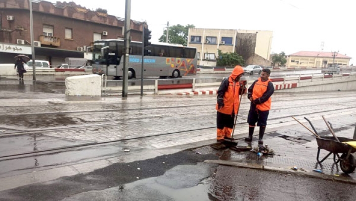 استنفار ببلديات العاصمة لمواجهة سيول الأمطار