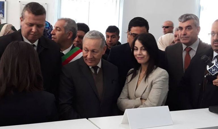 إطلاق خدمة الدفع عن بعد وتوصيل المنازل بالألياف البصرية