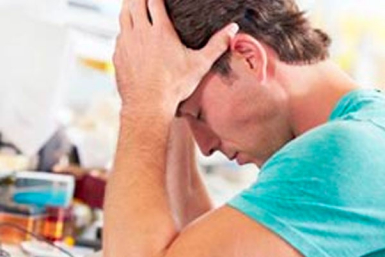 معاناة نفسية يعيشها المصاب بالسيدا