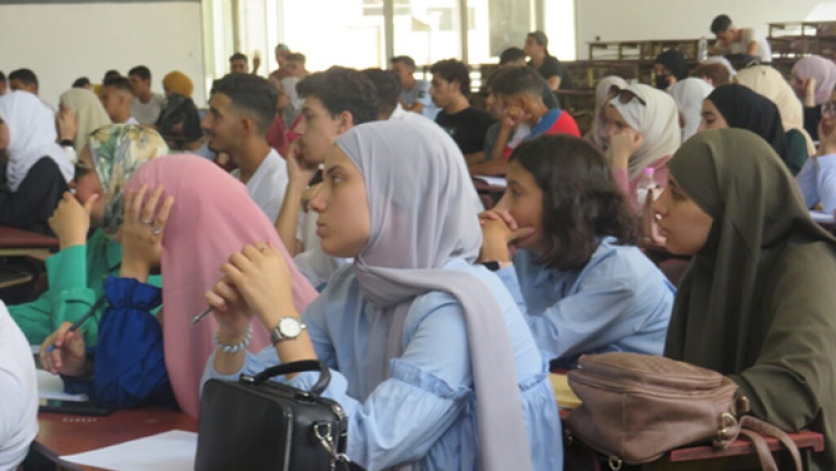 الإنجليزية لغة التدريس في الجامعات بداية الموسم القادم