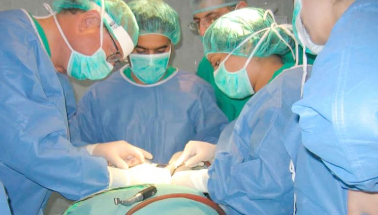 إجراء أكثر من 300 عملية جراحية
