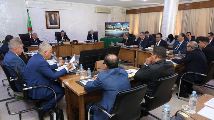 متابعة تجسيد البرامج التكميلية للتنمية