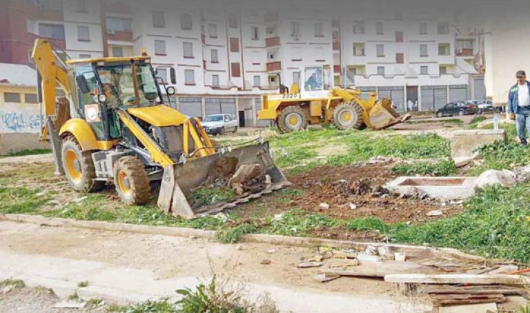 سكان الوحدات الجوارية بعلي منجلي يطالبون بتهيئتها
