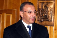 والي وهران يطلق النار على المقاولين