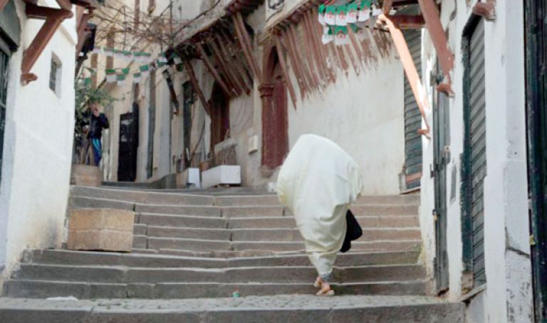 "الجيرة".. روابط قطعها الشك والحذر