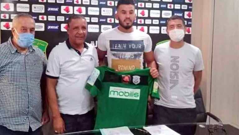 لاعب وداد بوفاريك إيدير مقدم يلتحق بشباب قسنطينة