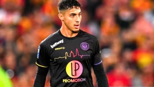 الدولي الجزائري ولاعب نادي أنترخت فرانكفورت فارس شايبي