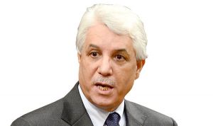 لوح يؤكد أن مشروع القانون يهدف إلى حماية الحياة الخاصة