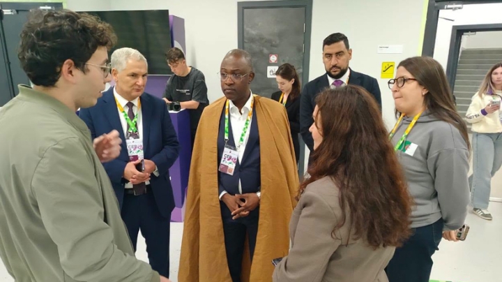 الشباب الجزائري رافعة للتنمية وشريك في صناعة القرار