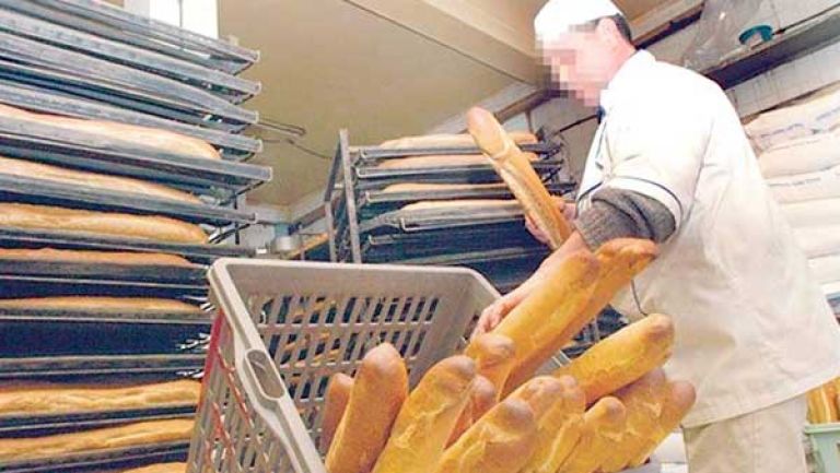 2003 تجار للمداومة يومي العيد