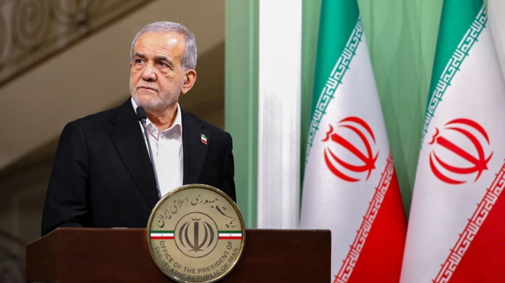 الرئيس الإيراني يتهم الولايات المتحدة بمحاولة زرع الفوضى