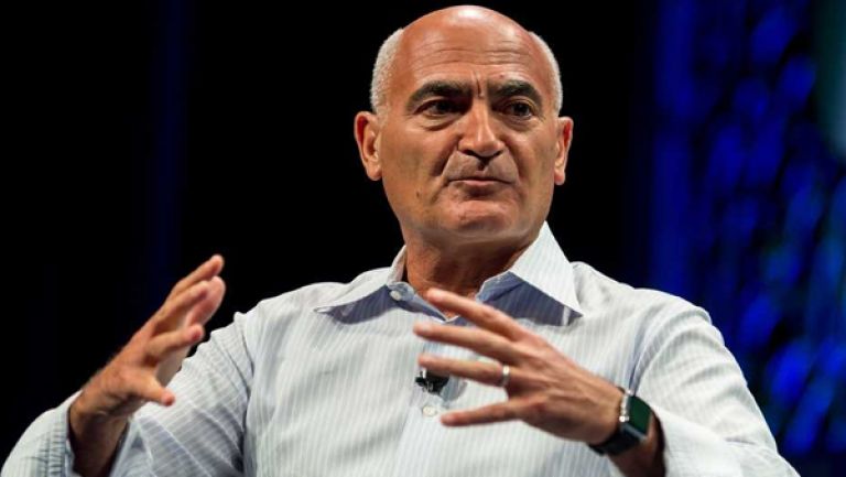 فخر المغرب منصف السلاوي يسقط إلى هاوية المحظورات