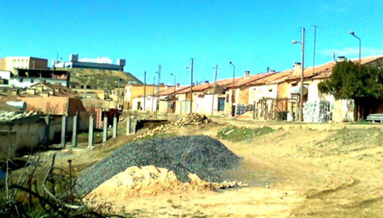 سكان محتشد آيت أعمر بن عمر يطالبون بالترحيل
