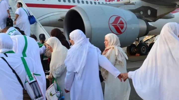 2000 دفتر حج للمسجلين البالغين 70 سنة فما فوق