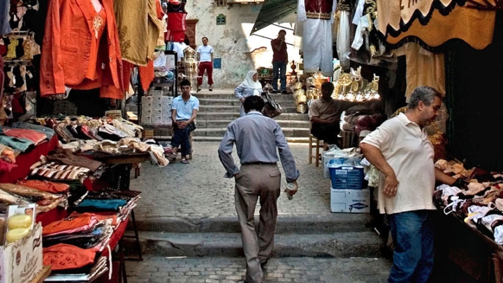 التجار يطالبون بنقلهم إلى علي منجلي