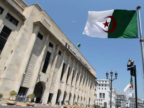 النواب يسألون الحكومة