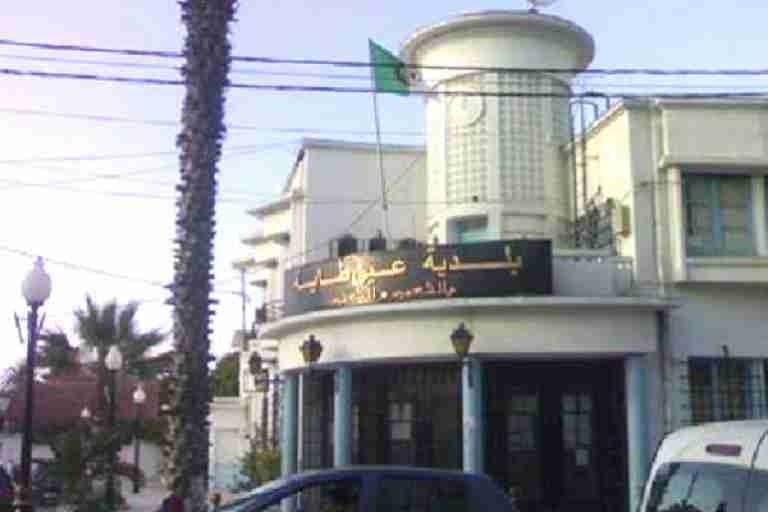 بلدية عين طاية دون سوق مغطاة