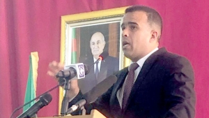 البروفيسور باعزيز إبراهيم، مدير الشؤون البيداغوجية بالمدرسة العليا العسكرية  للإعلام والاتصال 