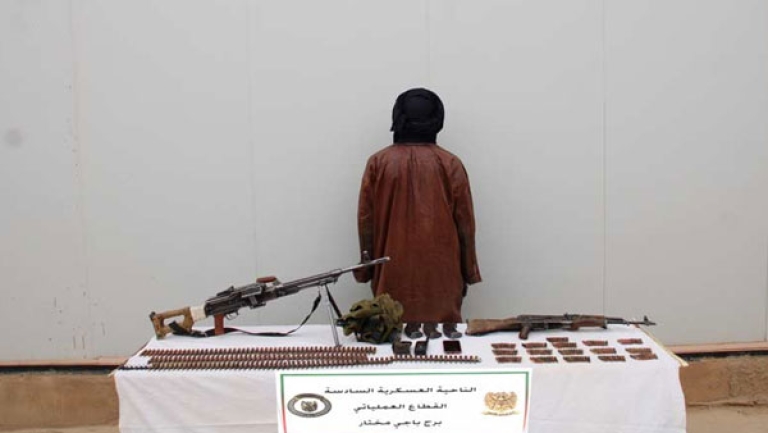 إرهابي يسلّم نفسه للسلطات العسكرية ببرج باجي مختار