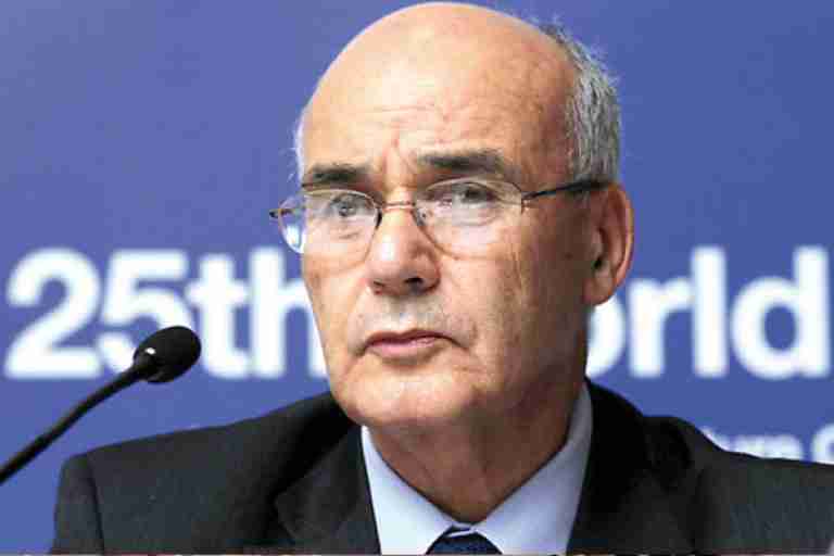 بحث سبل تعزيز التعاون والتكوين