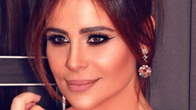 كارول سماحة تعد جمهورها بالجديد