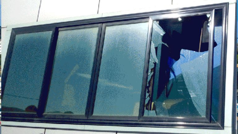 مراهقون يرشقون مستشفى سكيكدة الجديد بالحجارة