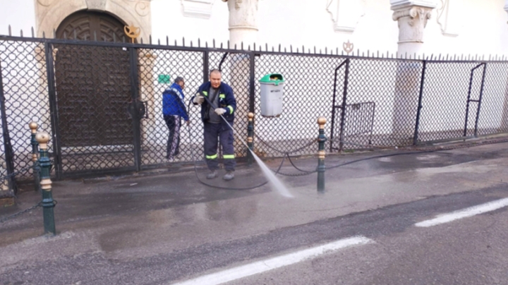 4500 عامل و390 شاحنة لتنظيف العاصمة