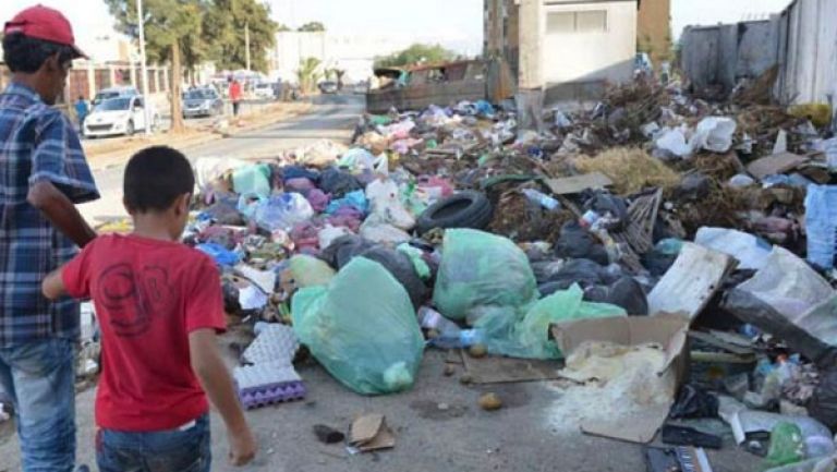 انتشار النفايات يعكس لا مبالاة المواطنين والتجار