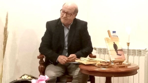الكاتب عمر خنوف