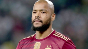 حارس مرمى المنتخب الجزائري لكرة القدم رايس مبولحي