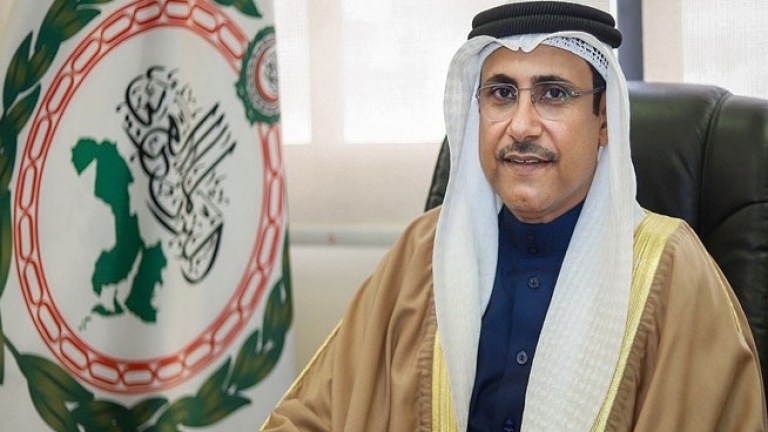 رئيس البرلمان العربي يعزي عائلات الشهداء