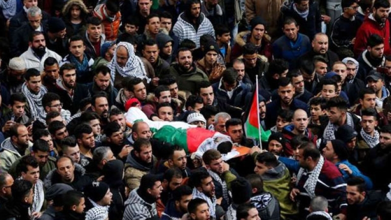 استشهاد شاب فلسطيني شمال القدس المحتلة