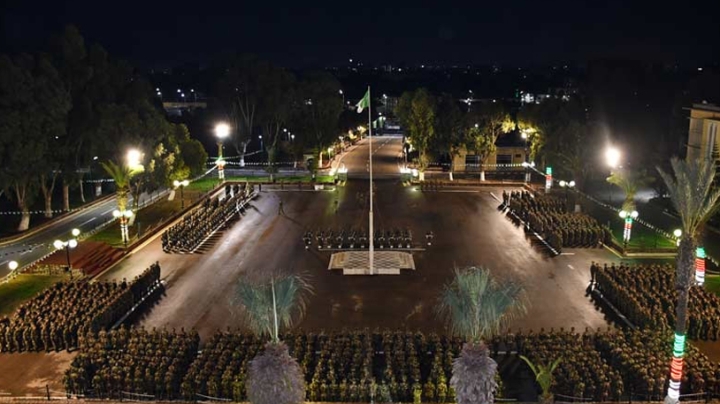 رفع العلم الوطني وإطلاق 71 طلقة مدفعية