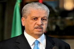 سلال يستقبل الوفد الجزائري عشية سفره يوم 27 جويلية