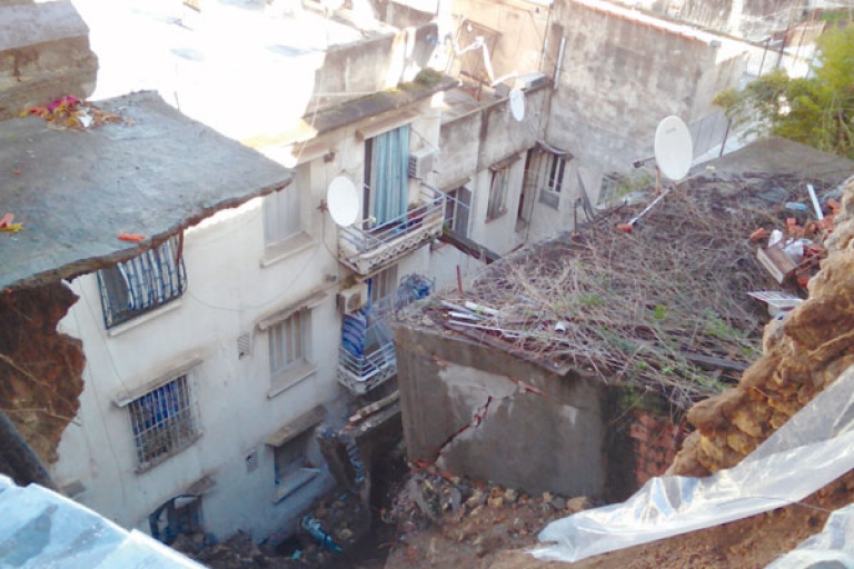 23 عائلة تنتظر إزالة خطر انهيار الجدار الهش