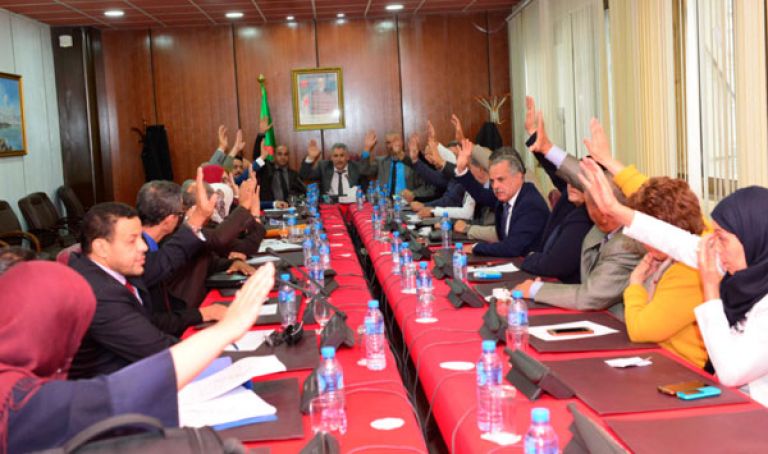 لجنة الشؤون القانونية تثبت حالة الشغور