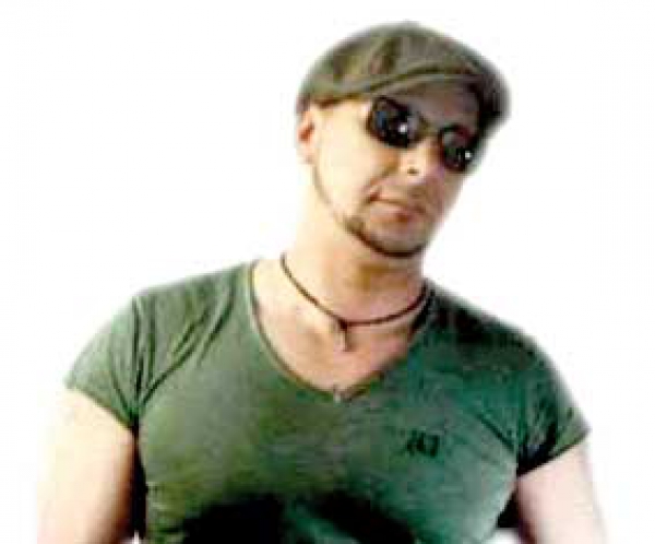 الغربة لم تبعدني عن جمهوري